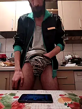 Snapshot of vulpe8400 chatting on 03/03/25, 03:53 vulpe8400 online show from 03/03/25, 03:53