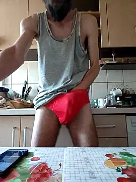 Snapshot of vulpe8400 chatting on 03/22/25, 02:47 vulpe8400 online show from 03/22/25, 02:47