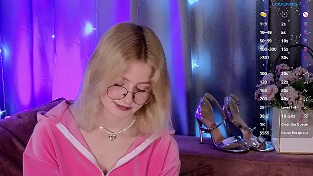 Snapshot of jenny_bunny_ chatting on 01/09/25, 04:30 jenny bunny online show from 01/09/25, 04:30