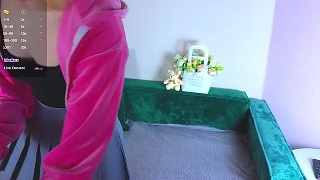 Snapshot of jenny_bunny_ chatting on 02/24/25, 02:30 jenny bunny online show from 02/24/25, 02:30