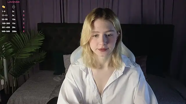 Snapshot of jenny_bunny_ chatting on 03/06/25, 01:27 jenny bunny online show from 03/06/25, 01:27