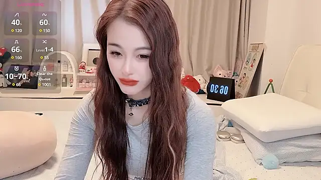 Snapshot of Neyllar chatting on 02/23/25, 10:31 Neyllar online show from 02/23/25, 10:31