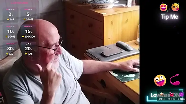 Adamdaddybear online show from 09/10/25, 08:14