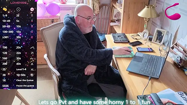 Adamdaddybear online show from 06/17/26, 07:44