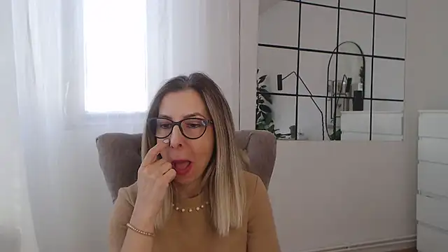 SukyGirl online show from 01/23/25, 10:32