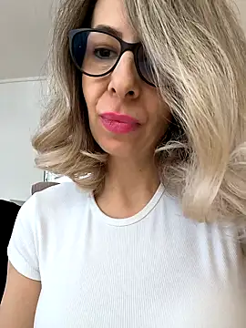 SukyGirl online show from 02/07/25, 11:45