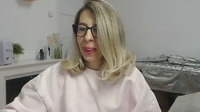 SukyGirl online show from 02/10/25, 09:36