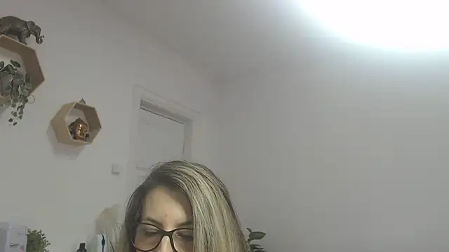 SukyGirl online show from 02/18/25, 12:06