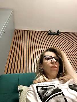 SukyGirl online show from 02/19/25, 06:22