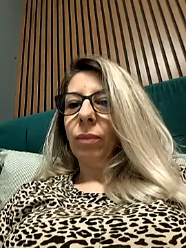 SukyGirl online show from 02/19/25, 09:28