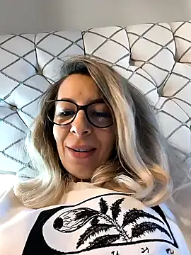 SukyGirl online show from 02/23/25, 07:55