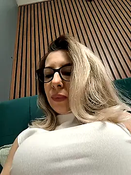 SukyGirl online show from 02/25/25, 05:08