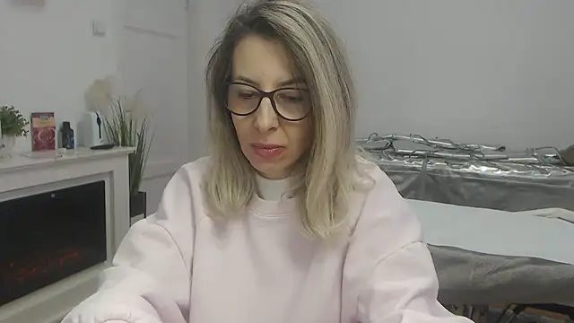 SukyGirl online show from 02/25/25, 08:14