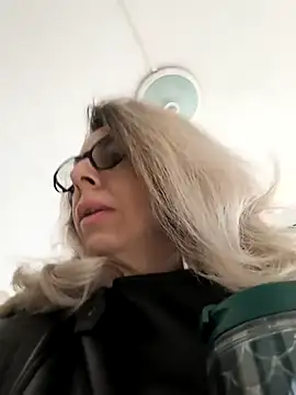 SukyGirl online show from 02/28/25, 06:43