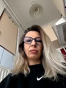 SukyGirl online show from 03/04/25, 12:44