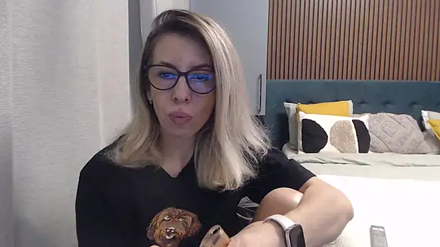 SukyGirl online show from 03/06/25, 10:30