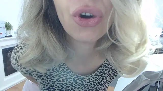 SukyGirl online show from 03/07/25, 09:51