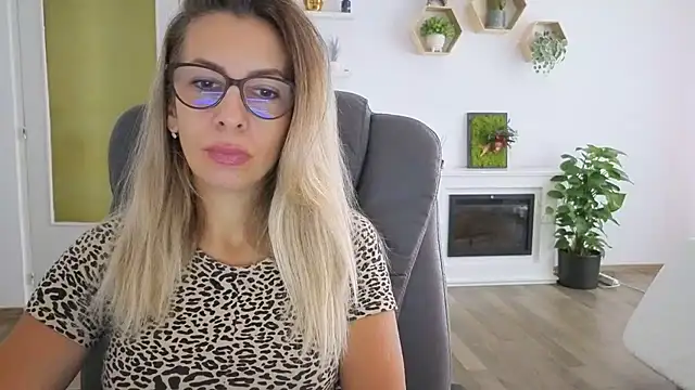 SukyGirl online show from 09/10/25, 06:57