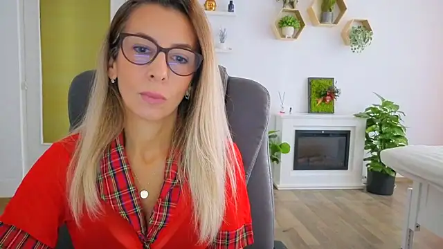 SukyGirl online show from 10/01/25, 06:08