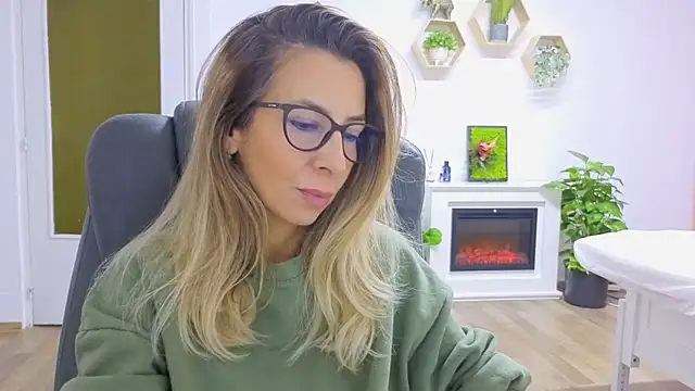 SukyGirl online show from 10/13/25, 07:41