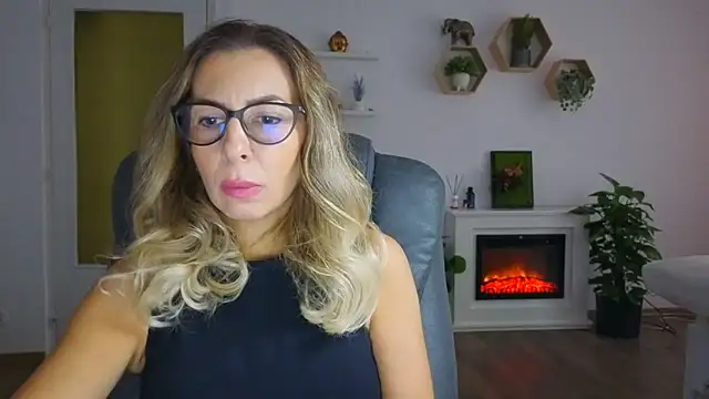 SukyGirl online show from 10/16/25, 07:20