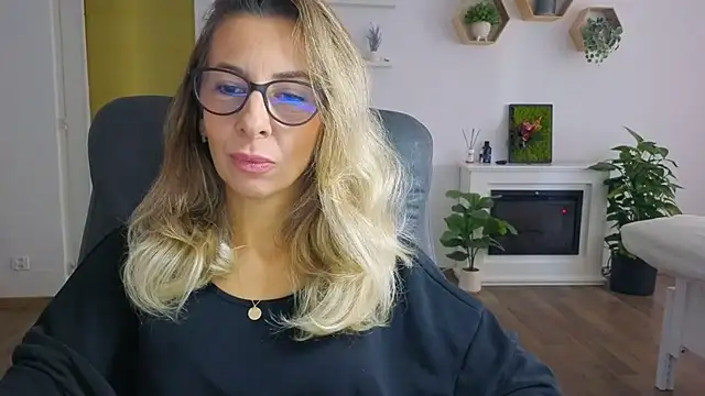 SukyGirl online show from 10/21/25, 07:42