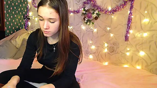 fluffy kitty  online show from 01/13/25, 07:43