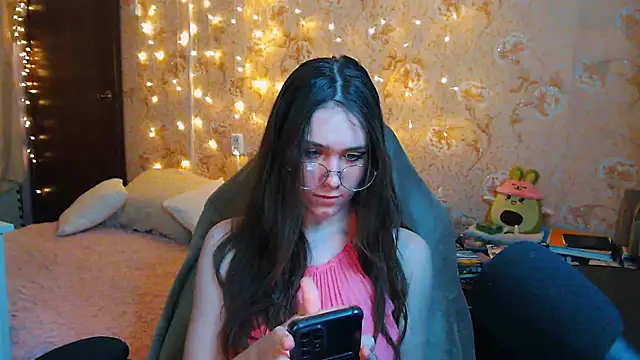 fluffy kitty  online show from 01/07/26, 07:27