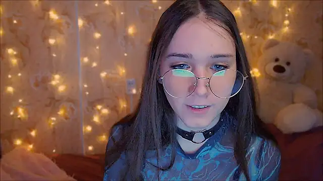 fluffy kitty  online show from 02/26/26, 07:57