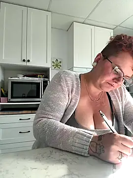 Sweetleeahxx online show from 09/22/25, 01:24