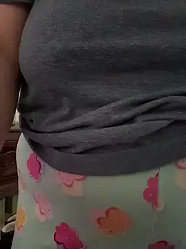 Snapshot of Sweetleeahxx chatting on 07/19/26, 11:25 Sweetleeahxx online show from 07/19/26, 11:25