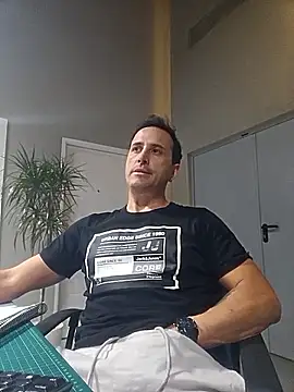 Lucas   81 online show from 11/13/25, 07:24