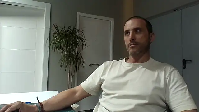 Lucas   81 online show from 04/08/26, 06:52