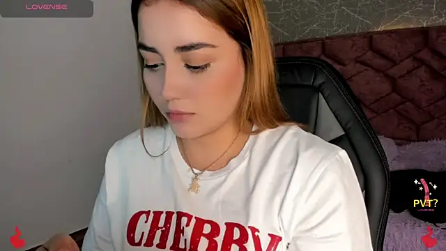 Lucia star   online show from 12/27/24, 07:46