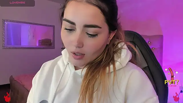 Lucia star   online show from 02/12/25, 09:31