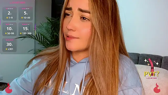 Lucia star   online show from 10/11/25, 11:14