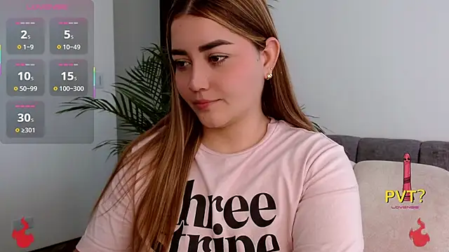 Lucia star   online show from 10/18/25, 04:19