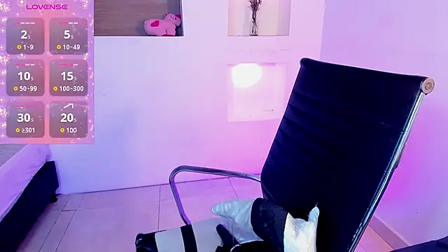 Snapshot of IvyBliss8 chatting on 02/23/25, 03:18 IvyBliss8 online show from 02/23/25, 03:18