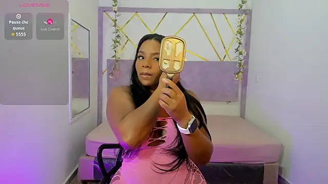 Snapshot of IvyBliss8 chatting on 12/15/25, 03:49 IvyBliss8 online show from 12/15/25, 03:49