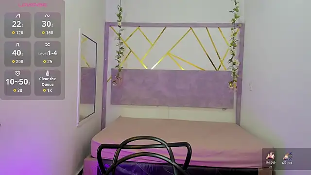 Snapshot of IvyBliss8 chatting on 12/16/25, 04:12 IvyBliss8 online show from 12/16/25, 04:12