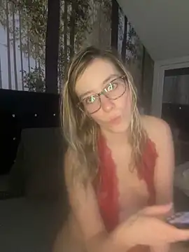 ginachiron online show from 03/18/25, 08:26