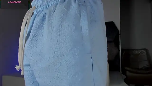 Latrellx7 online show from 04/15/26, 04:08