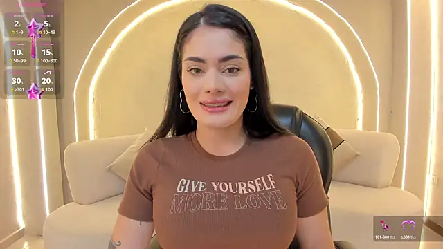 GiaFerrara online show from 11/18/25, 02:50