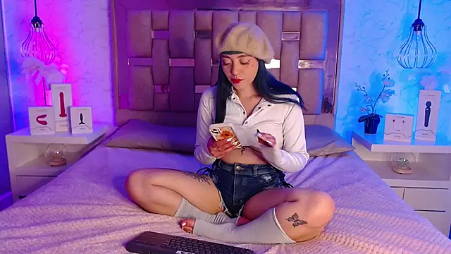 GigiVolkova online show from 02/06/25, 08:02