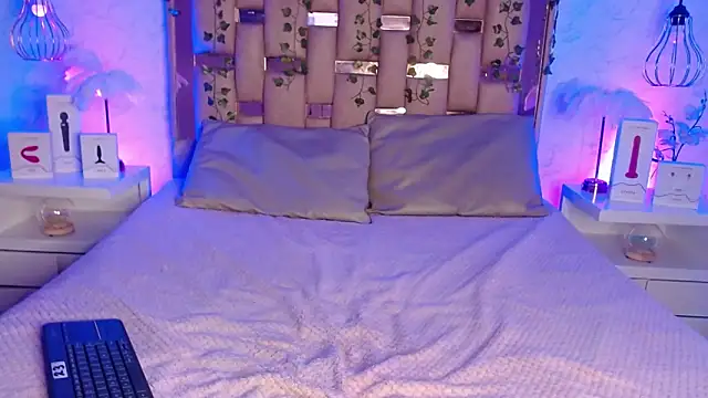 GigiVolkova online show from 03/04/25, 09:00