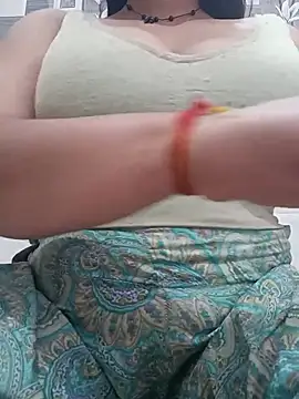 cute-mahek online show from 05/15/26, 08:38