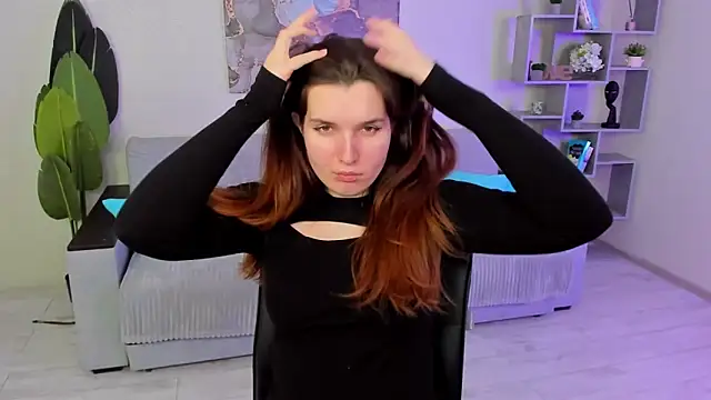 Snapshot of BonneyLove chatting on 03/17/25, 05:49 BonneyLove online show from 03/17/25, 05:49