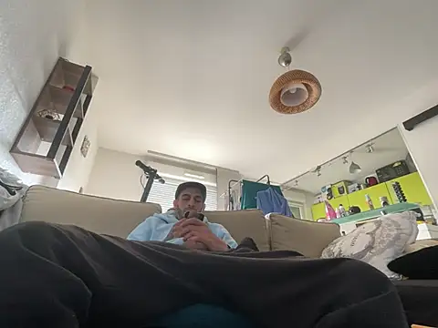 Rebeu313 online show from 02/11/25, 12:48