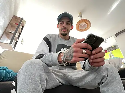 Rebeu313 online show from 02/15/25, 01:38