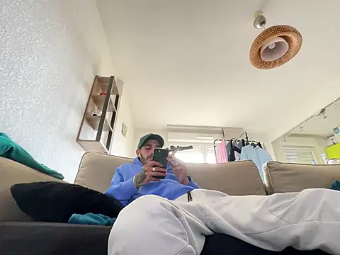 Rebeu313 online show from 02/22/25, 12:08